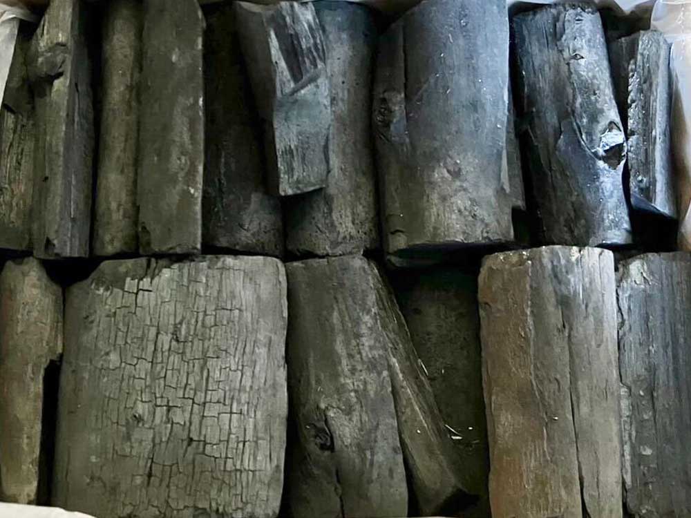 極木炭ラウンドタイプ（黒炭 ベトナム産ユーカリ）