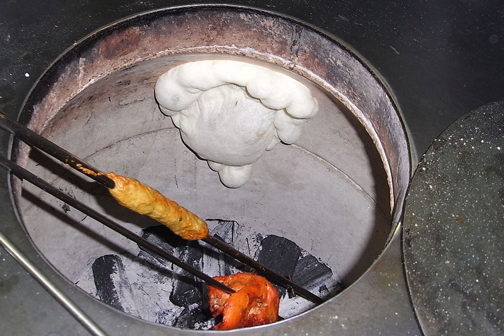 インドカレー屋に適した炭とは？「オガ炭」を使ってコストダウンしよう！